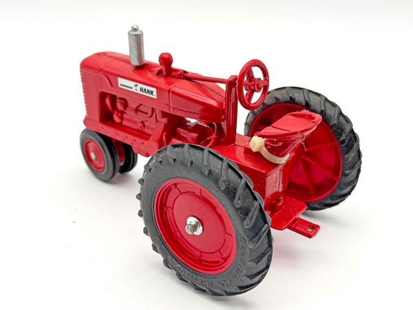1/16 Farmall M Hardware Hank