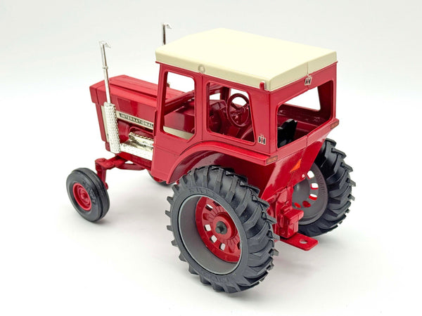 1/16 International Harvester 1568 White Stripe V8 Tractor With Red Cab