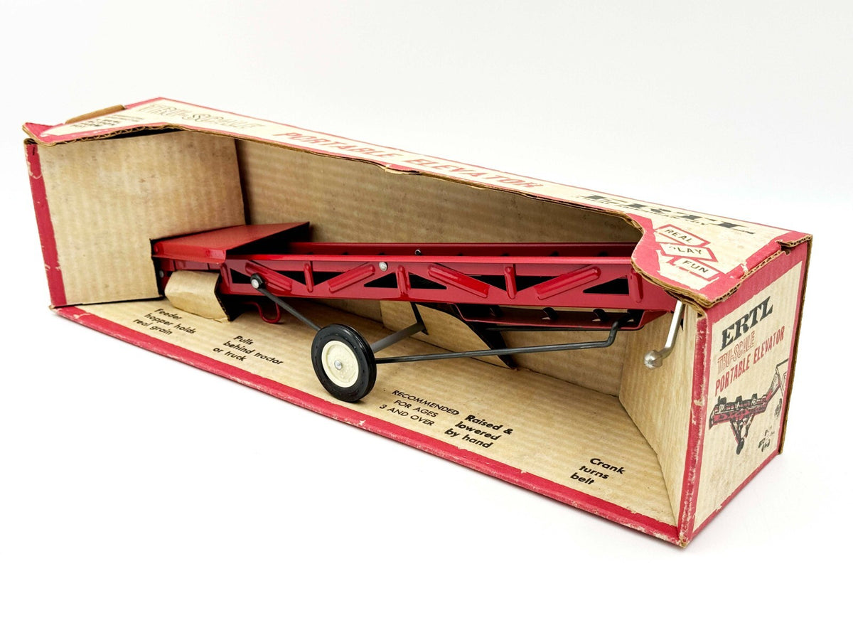1/16 Tru Scale Portable Bale Elevator in Open Front Box