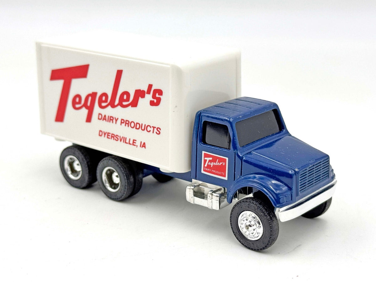 1/64 Tegelers Dairy Products Box Truck