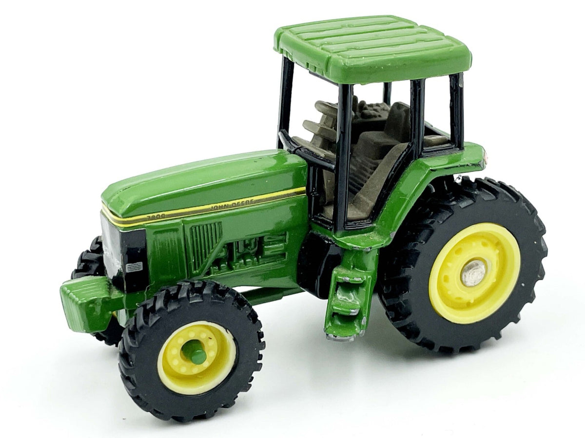 1/64 John Deere 7800 Tractor With Front Wheel Assist