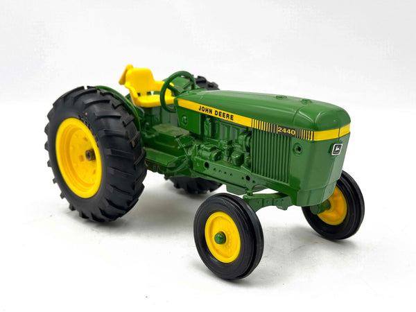 1/16 John Deere 2440 Utility Tractor