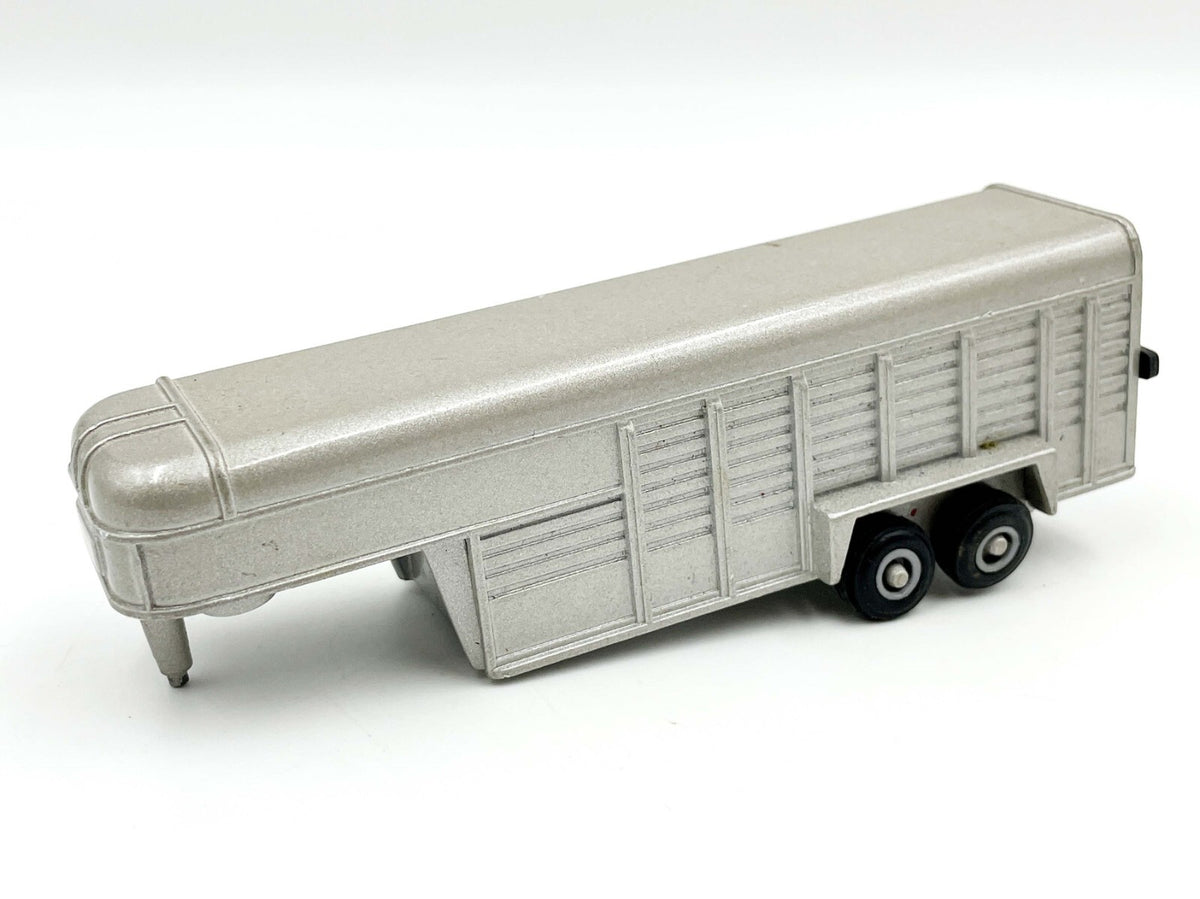1/64 Silver Gooseneck Cattle Trailer