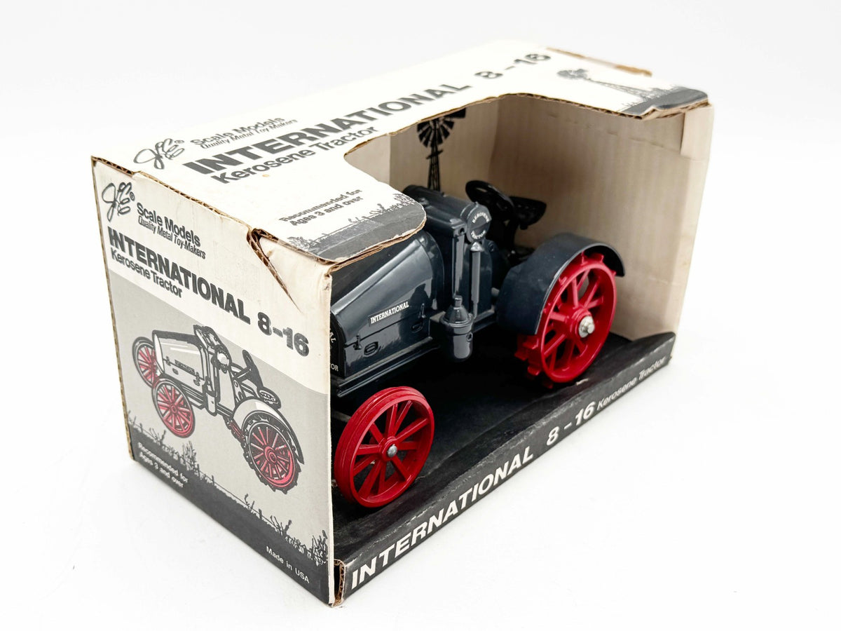 1/16 International 8-16 H.P. Kerosene Tractor