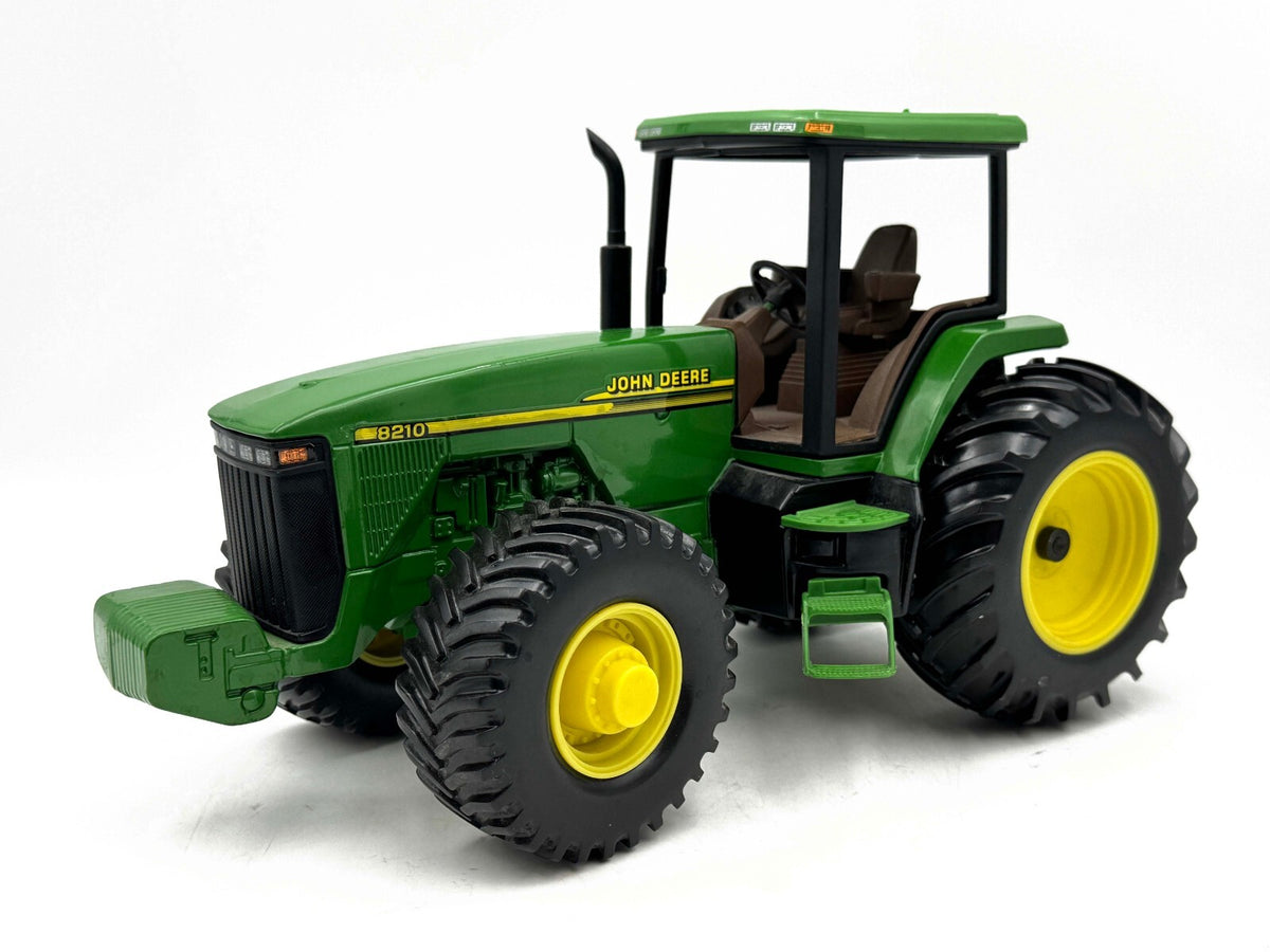 1/16 John Deere 8210 Tractor with Front Wheel Assist Wide Tires