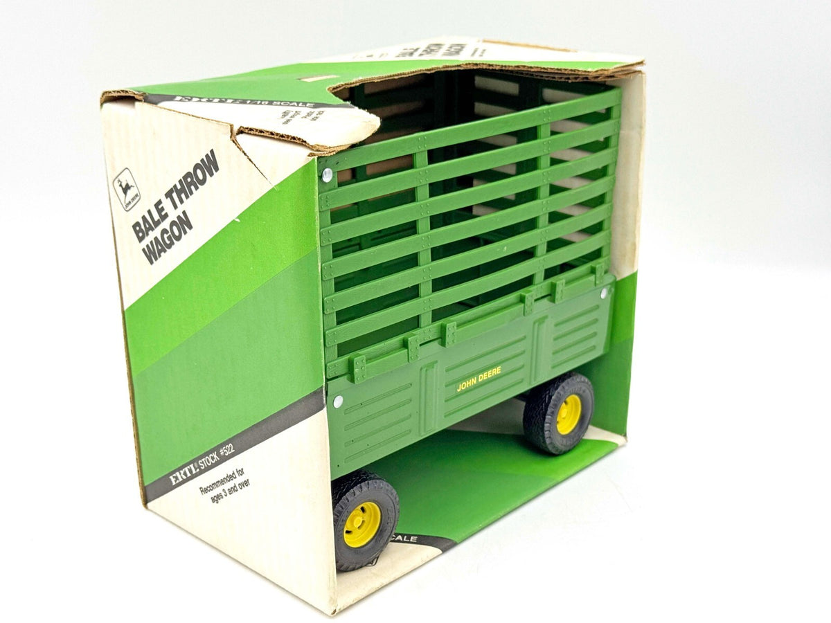 1/16 John Deere Bale Throw Wagon, Old Style Box