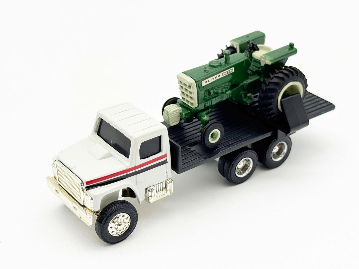 1/64 International Truck w/ Oliver 2255 - Coleman Wheatley Custom
