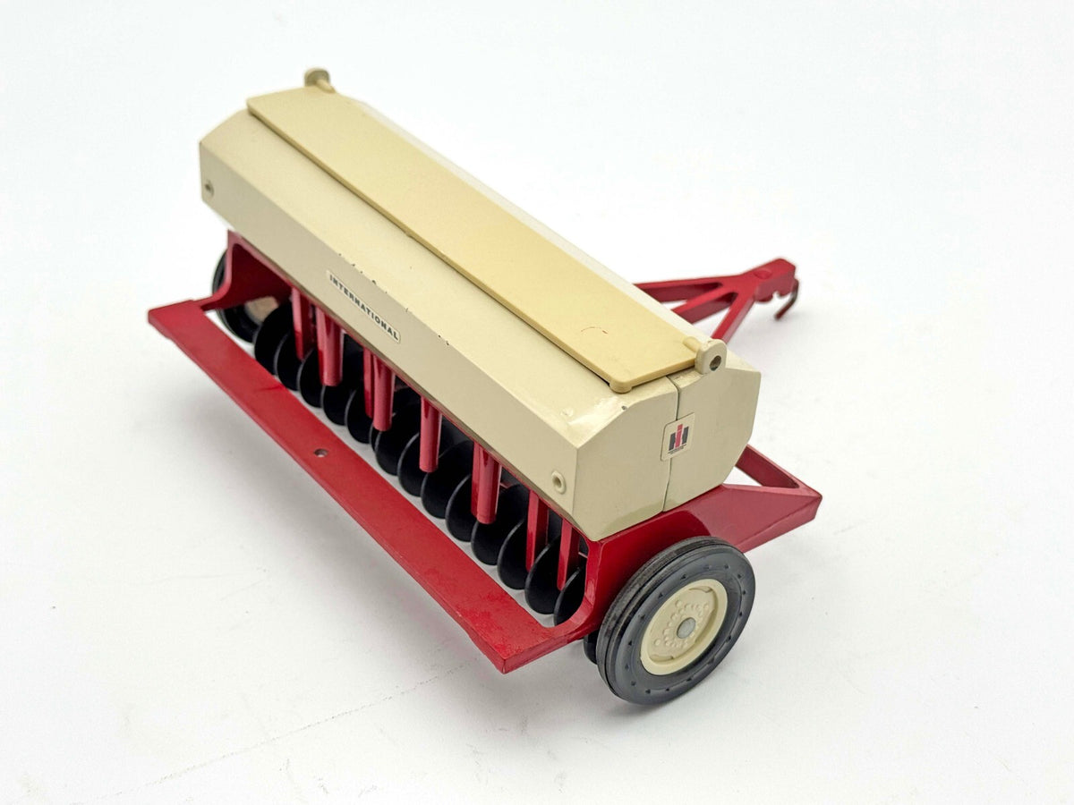 1/16 International Harvester Grain Drill