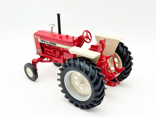 1/16 International Farmall 1206 Turbo