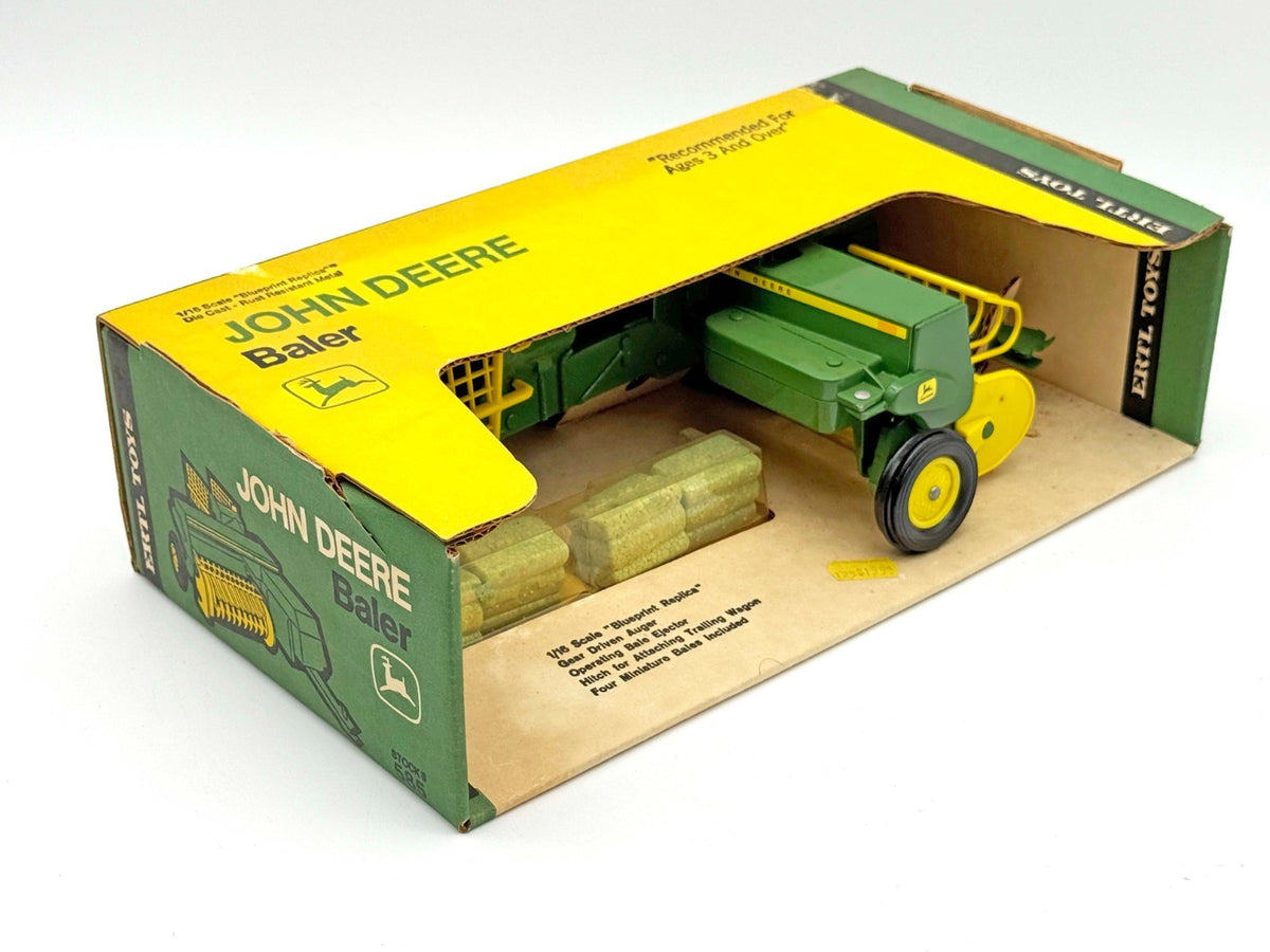 1/16 John Deere Small Sqaure Baler in Yellow Top Box