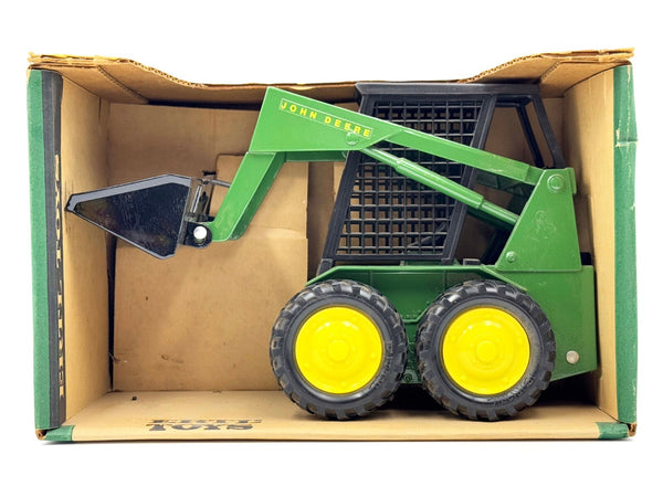 1/16 John Deere Skid Steer Loader in Yellow Top Box