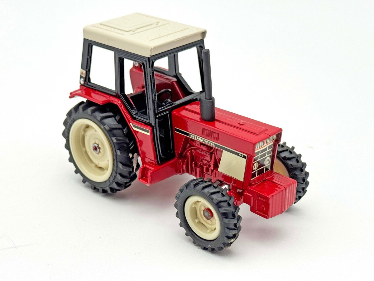 1/32 International 784 w/ FWA