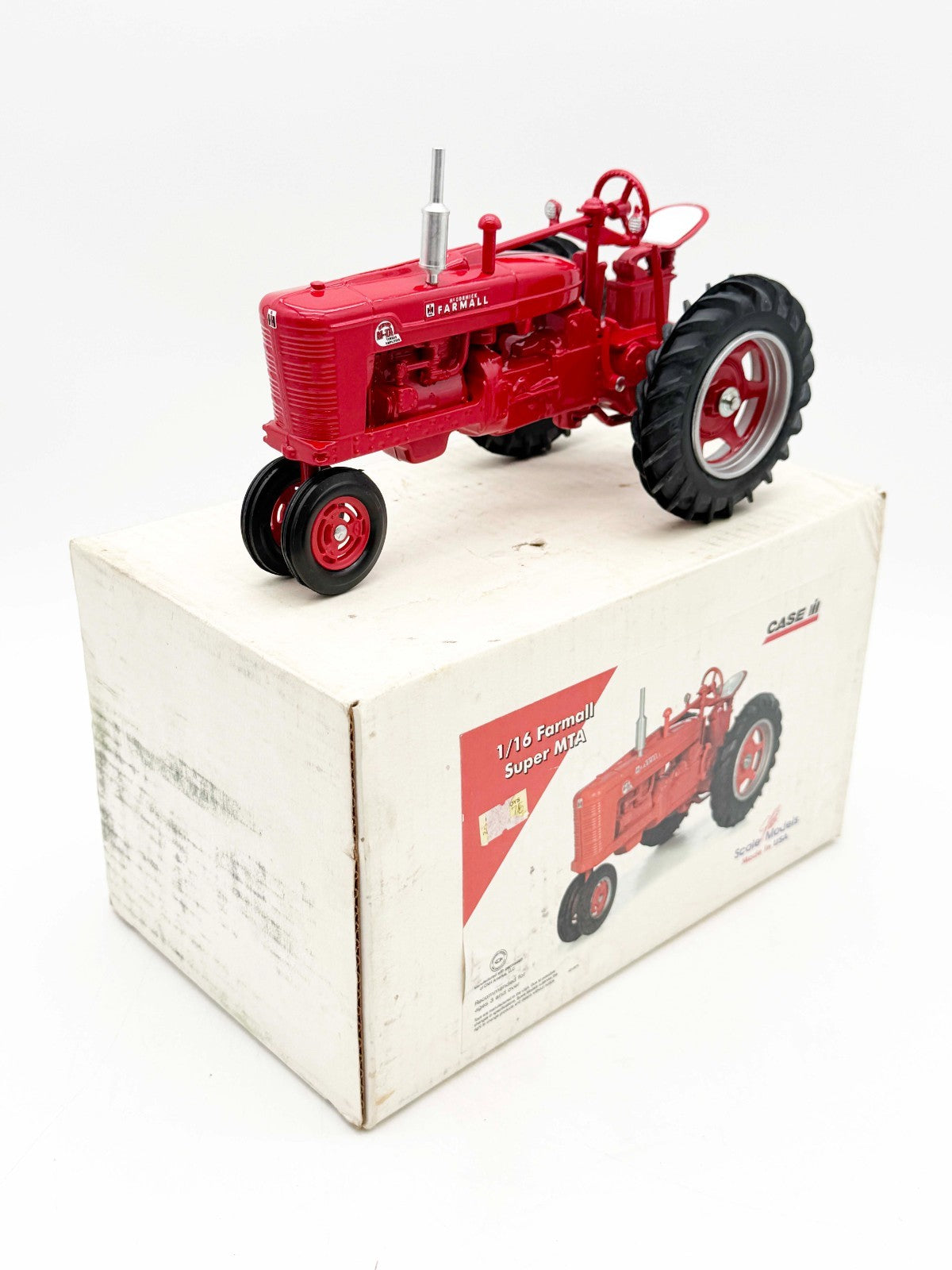 1/16 Farmall Super M-TA Tractor With Narrow Front