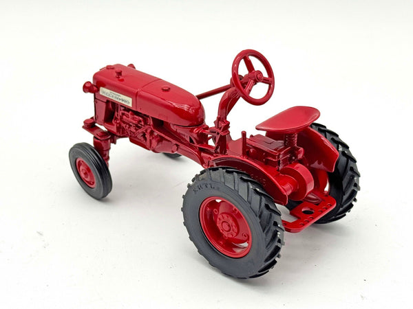 1/16 McCormick Farmall Cub Tractor