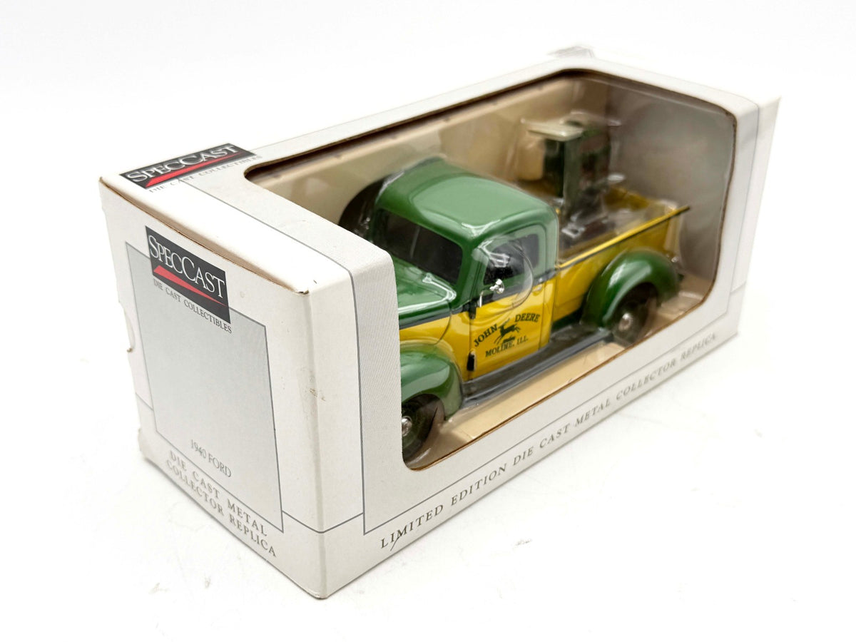 1/25 John Deere 1940 Ford w/ Cornsheller Load