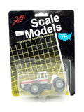 1/64 White 4-270 4WD Tractor With Duals