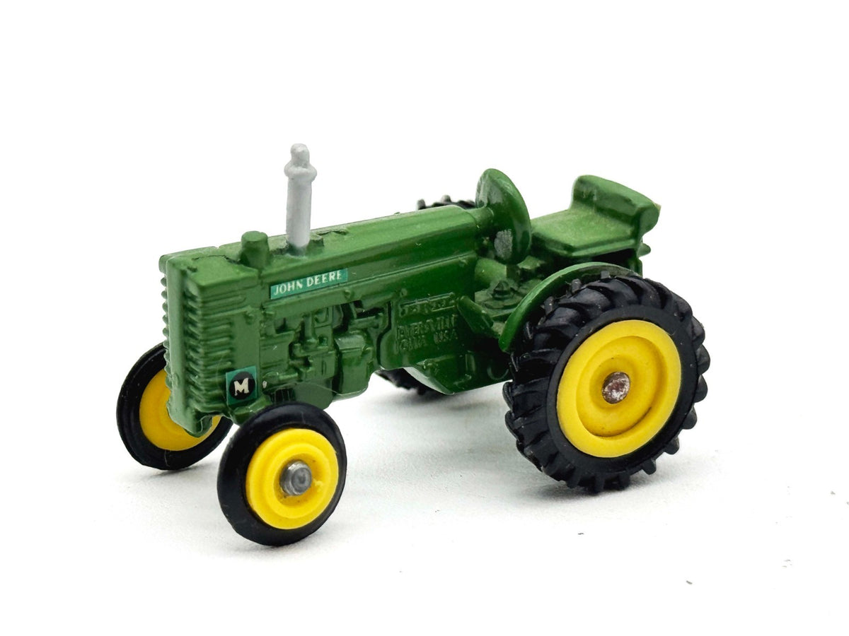 1/64 John Deere M Tractor