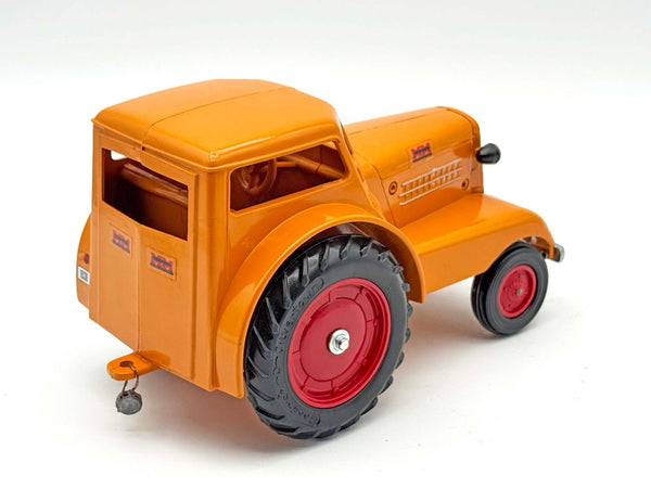 1/16 Minneapolis Moline UDLX Comfort Tractor With Cab