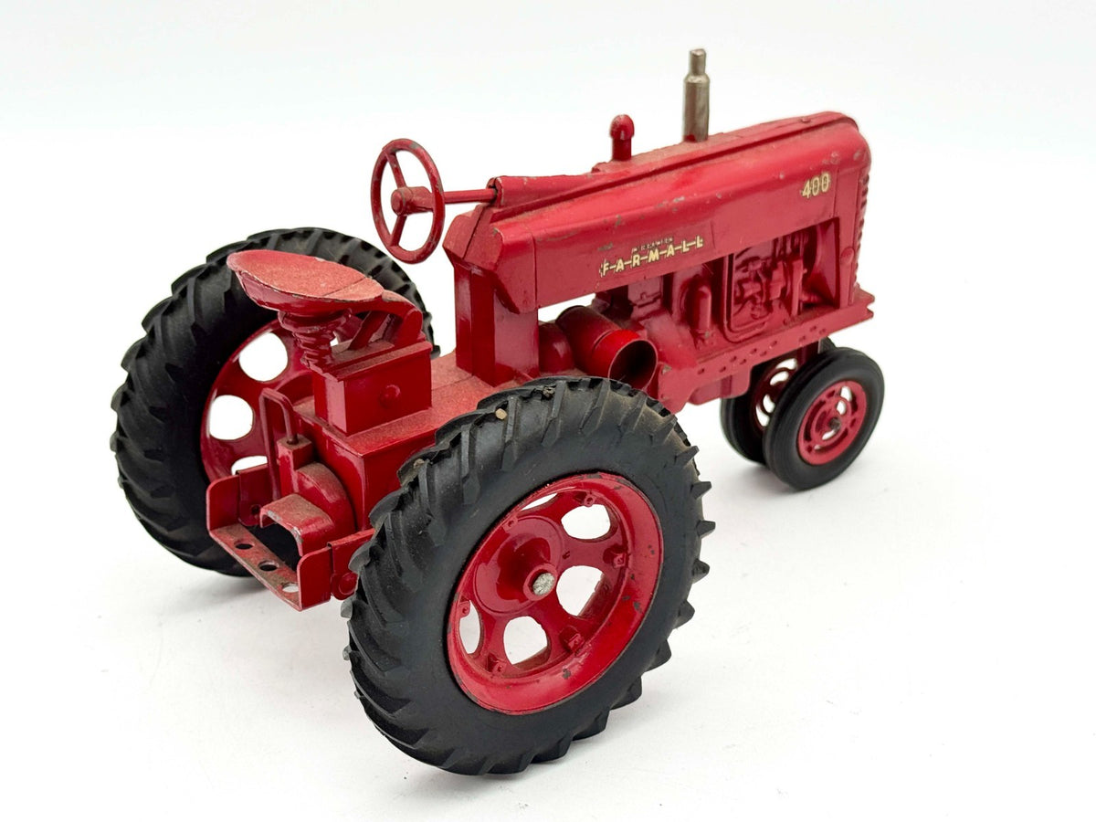 1/16 Farmall 400 by Eska
