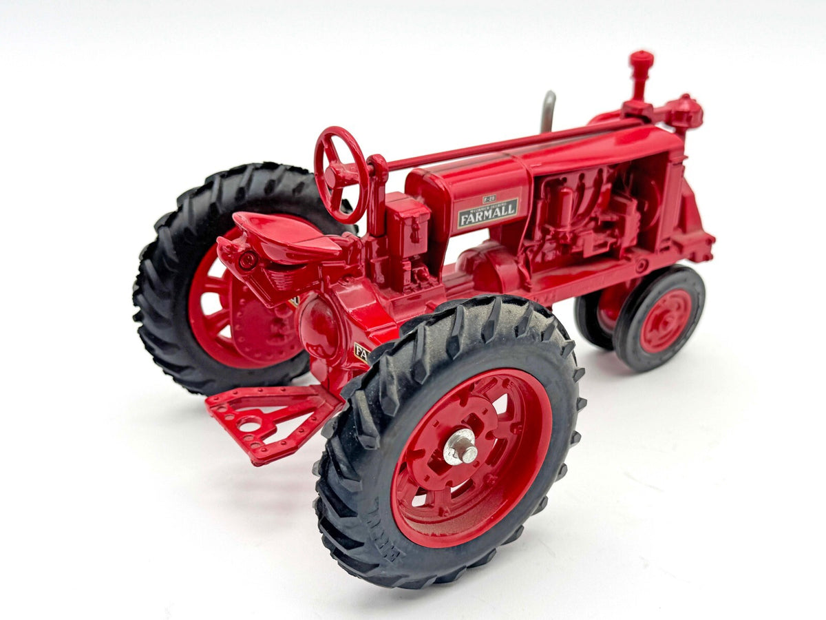 1/16 Farmall F-20 Narrow Front Tractor