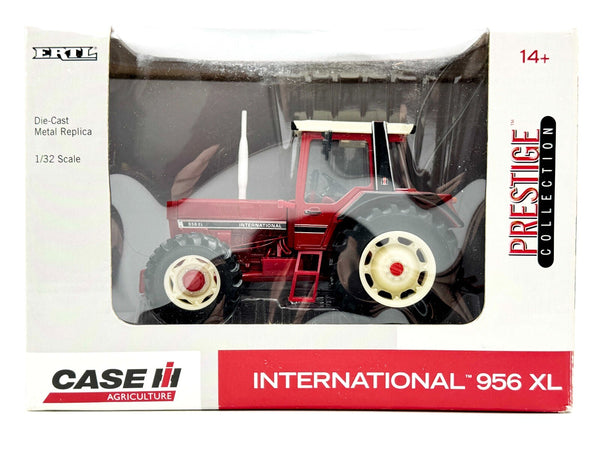 1/32 International Harvester 956XL FWA Tractor Prestige Collection
