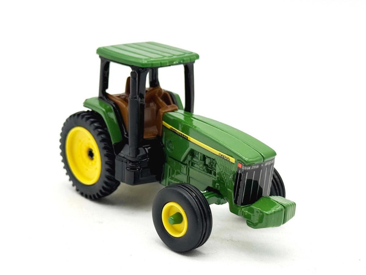 1/64 John Deere 8200 Tractor