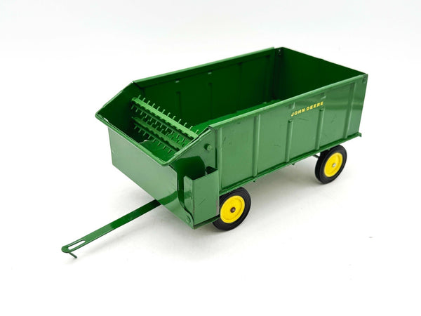 1/16 John Deere Chuck Wagon in Original Ice Cream Box