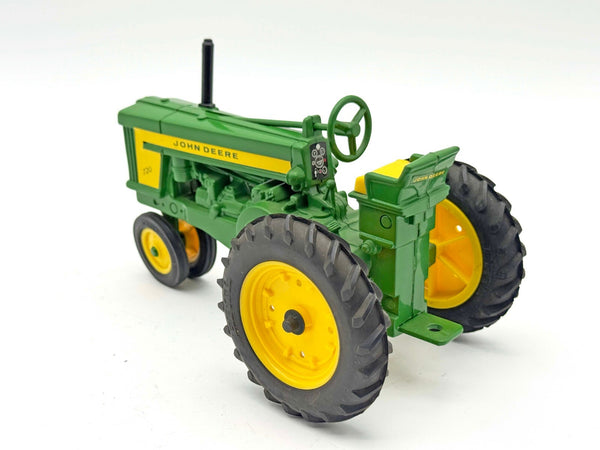 1/16 John Deere Model 720 Tractor With Narrow Front
