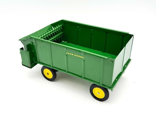 1/16 John Deere Chuck Wagon in Original Ice Cream Box