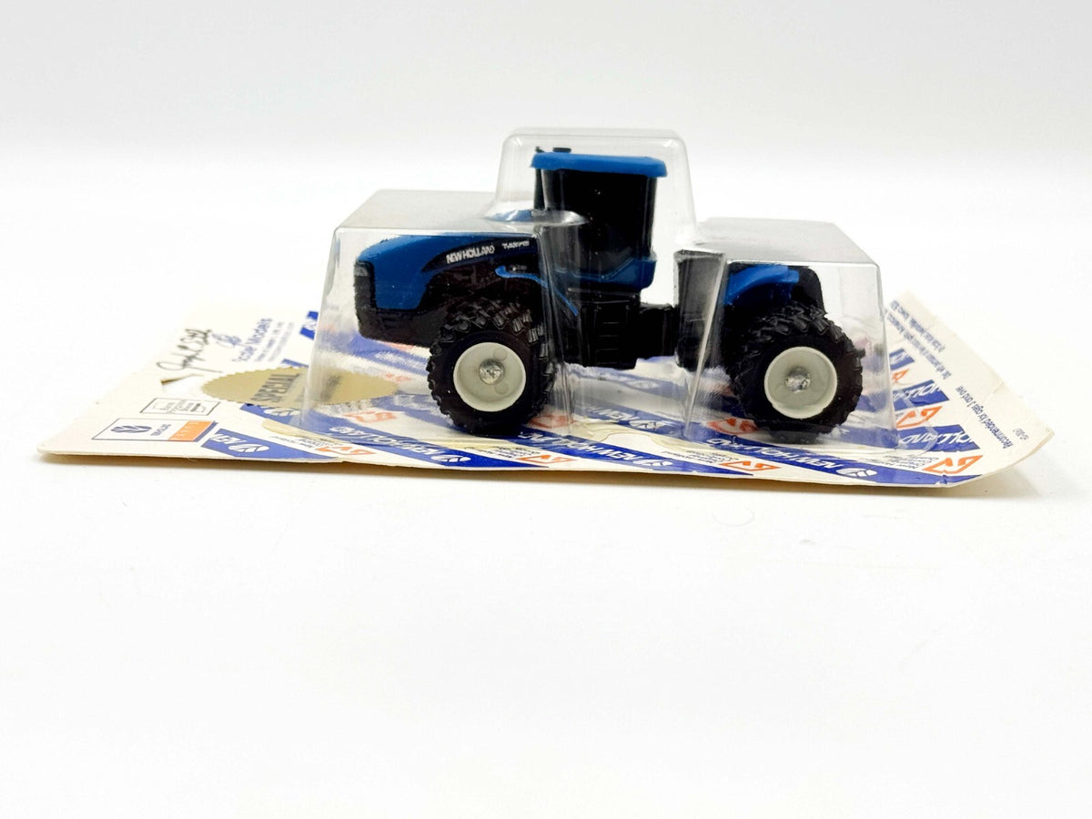 1/64 New Holland TJ375 4WD Tractor with Triples