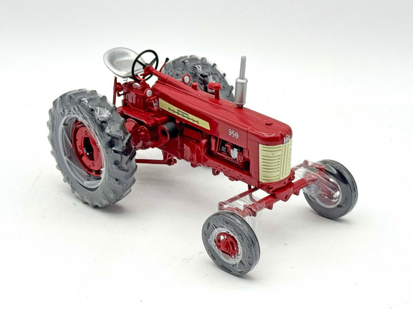 1/16 International Harvester Farmall 350 Wide Front Tractor