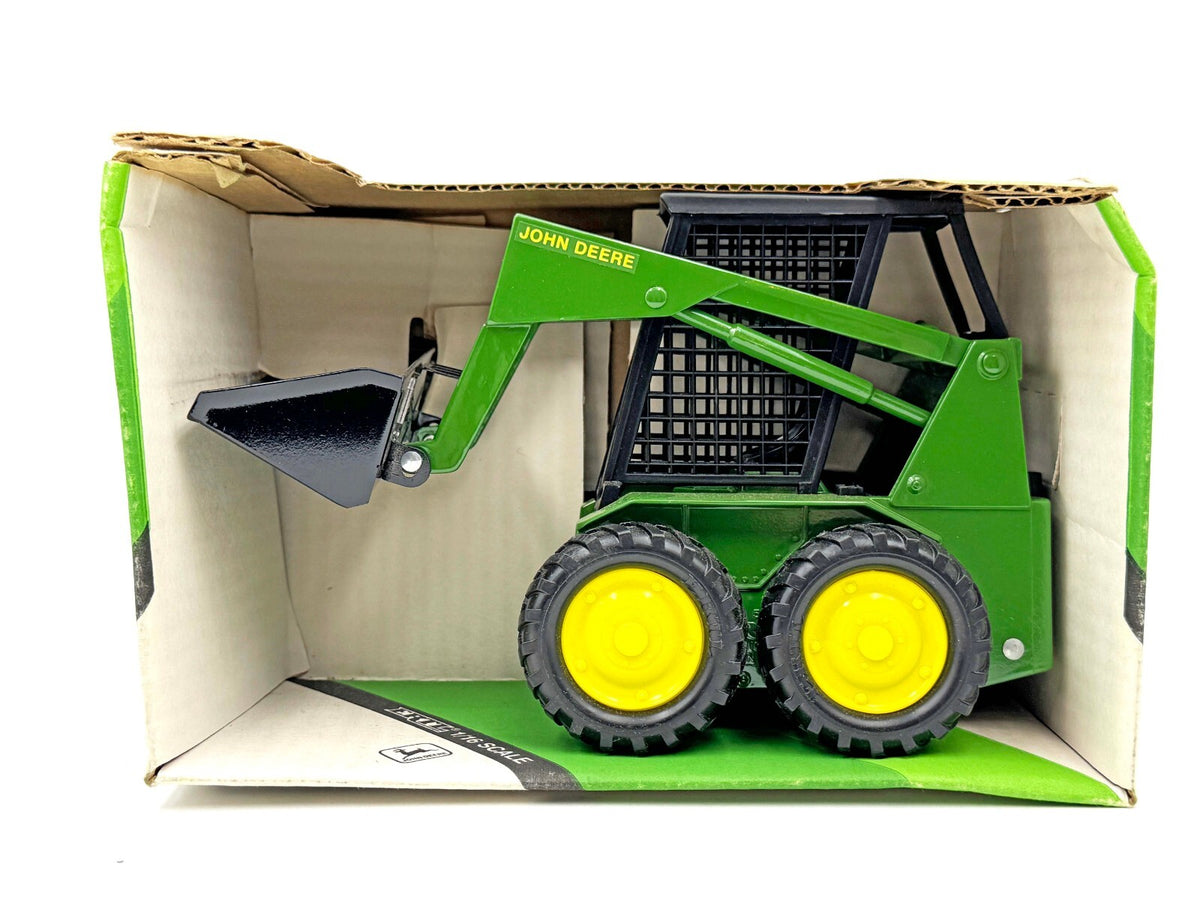 1/16 John Deere Skid Steer Loader