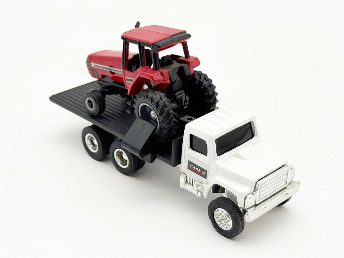 1/64 Case IH Delivery Truck With 7140 Tractor