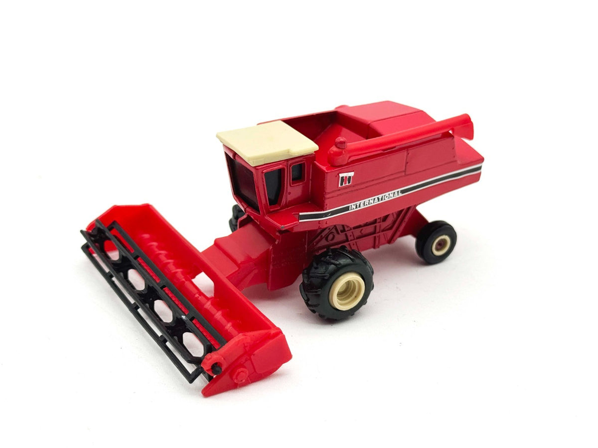 1/80 International Harvester 1400 Series Combine W/ Grain Head