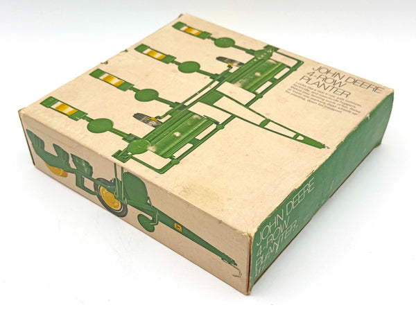 1/16 John Deere 4 Row Corn Planter in Ice Cream Box