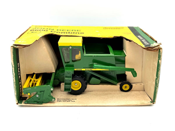 1/16 John Deere 6600 Combine in Yellow Top Box w/ Knobby Tires