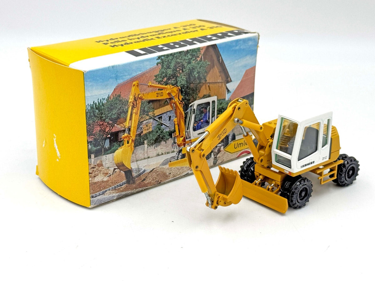 1/50 Liebherr A 310 Wheeled Excavator