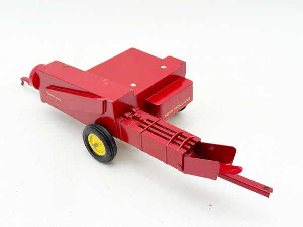 1/16 New Holland Square Baler Ertl 1970s