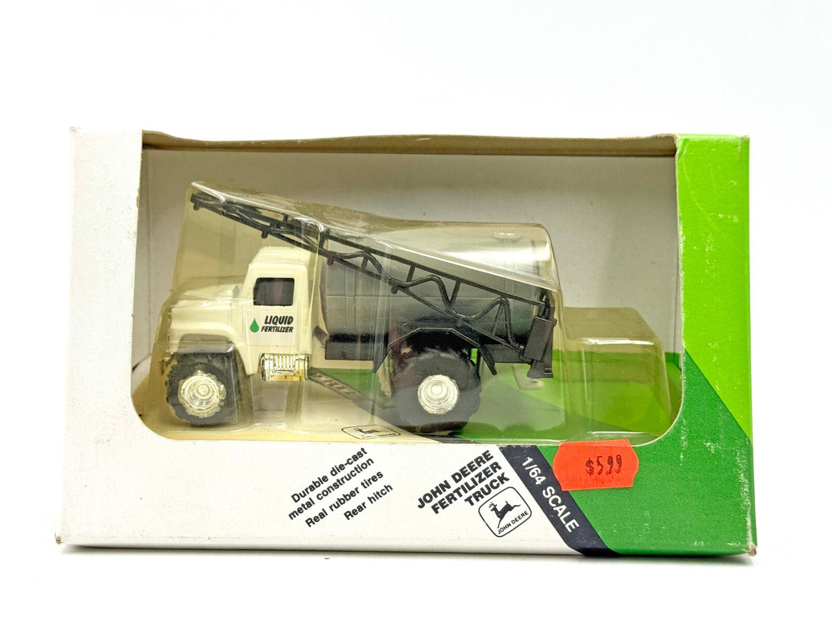 1/64 Liquid Fertilizer Sprayer Truck With White Cab