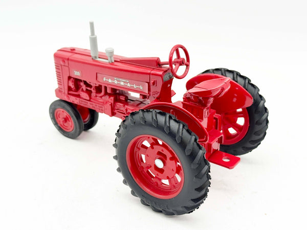 1/16 Farmall 300 Tractor W/ Narrow Front
