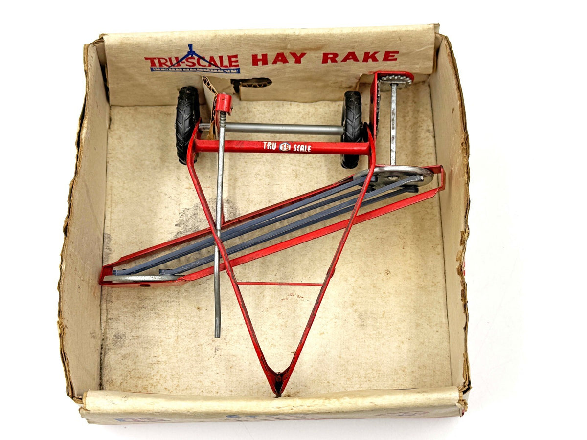 1/16 Tru Scale Hay Rake in Bubble Box