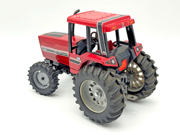 1/16 International Harvester 5288 Tractor With Front Wheel Assist