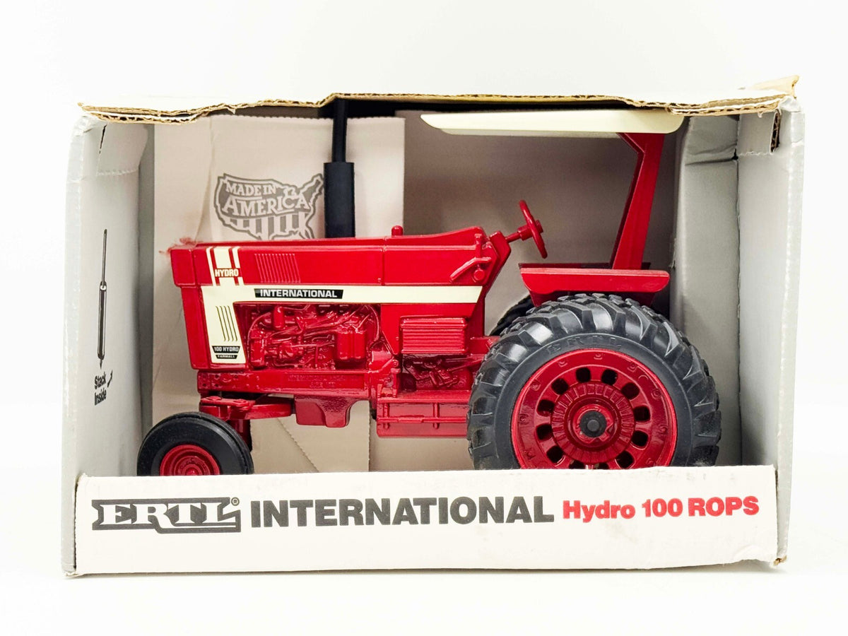 1/16 International Harvester Hydro 100 ROPS Tractor With Duals