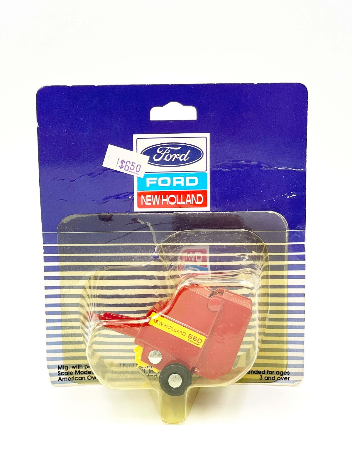 1/64 Ford New Holland 660 Round Baler