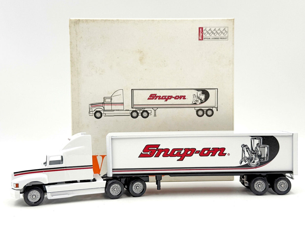 1/64 Winross Truck Semi Snap On A086