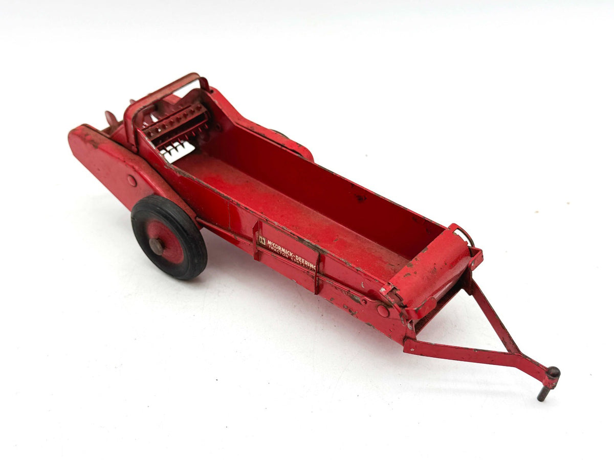 1/16 International Harvester McCormick Manure Spreader in Original Box - Eska