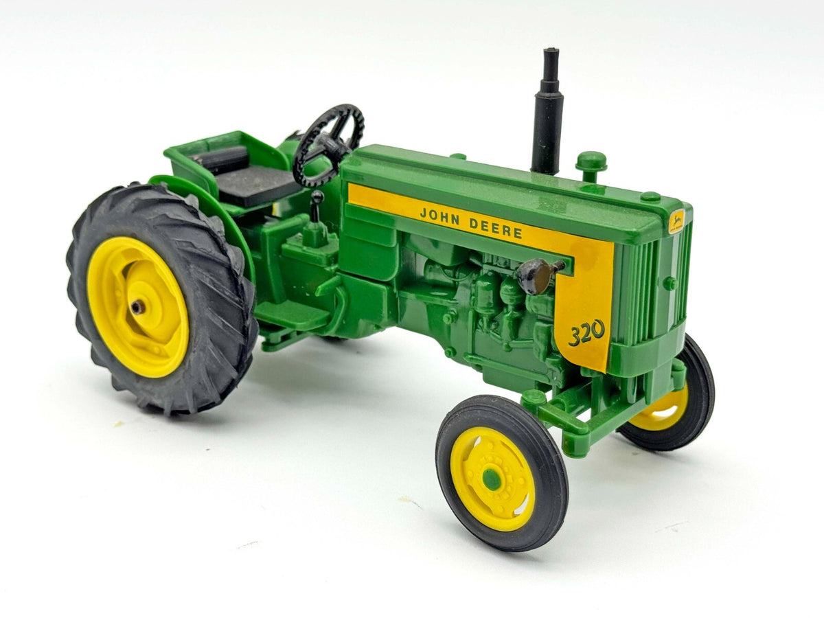 1/16 John Deere 320 by Eldon Trumm Plastic