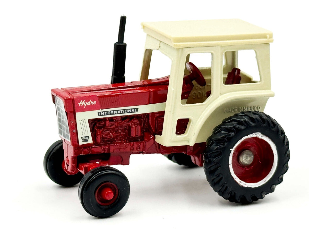 1/64 International 966 Hydro White Stripe w/ Cab