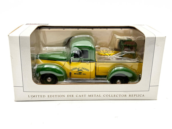 1/25 John Deere 1940 Ford w/ Cornsheller Load