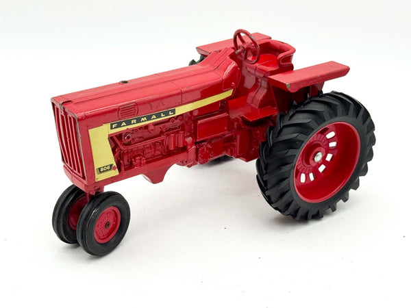 1/16 Farmall 806 w/ Flat Top Fenders Ertl